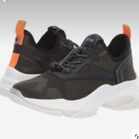Steve Madden Myles Camo Sneakers - Picture 2 of 3